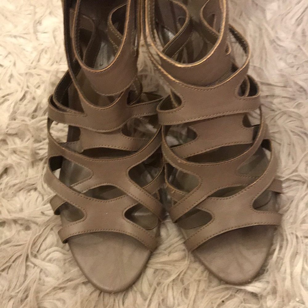 High heels - Picture 4 of 5